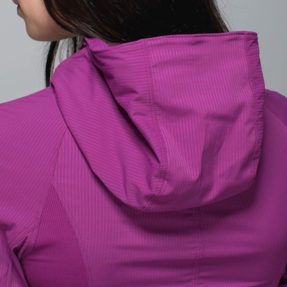 Lululemon In Flux Jacket Reversible, 
Regal Plum - Picture 8 of 9